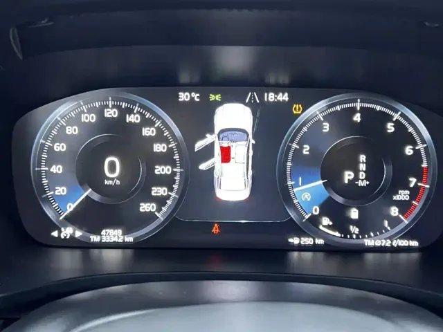 Volvo S60 — Фото автомобиля 13