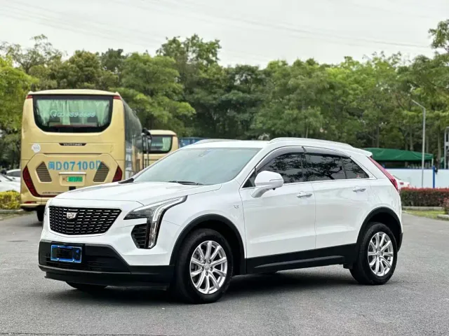 Фотография автомобиля — Cadillac XT4