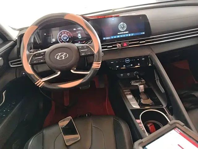 Hyundai Elantra — Фото автомобиля 9