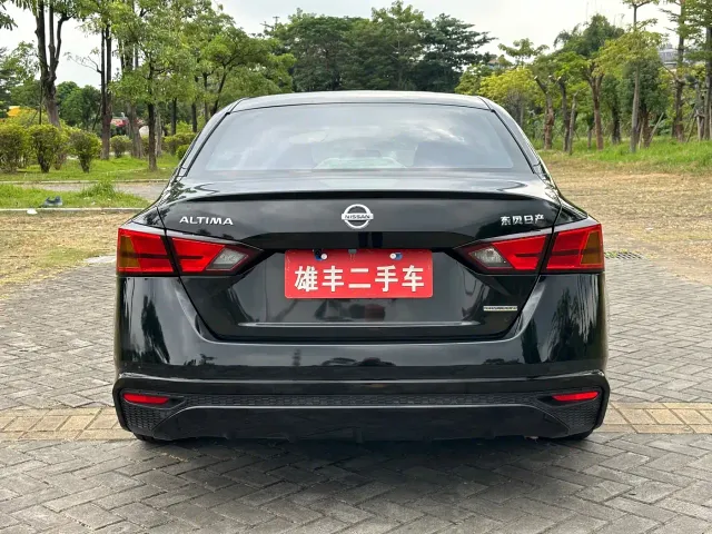 Nissan Teana — Фото автомобиля 4