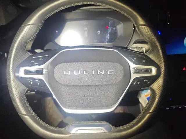 Wuling Victory — Фото автомобиля 15
