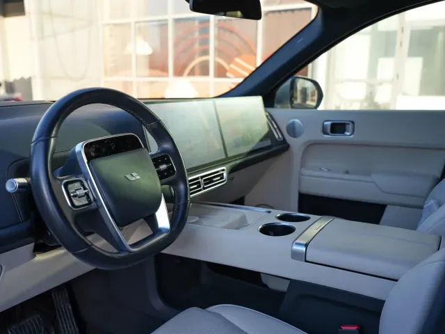 Li Auto L9 — Фото автомобиля 14