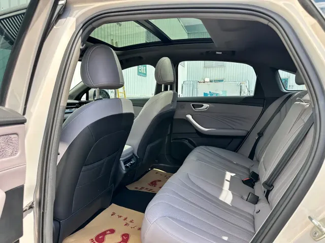 Roewe M7 DMH — Фото автомобиля 6