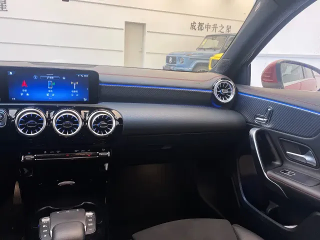 Mercedes-Benz A-Class — Фото автомобиля 12