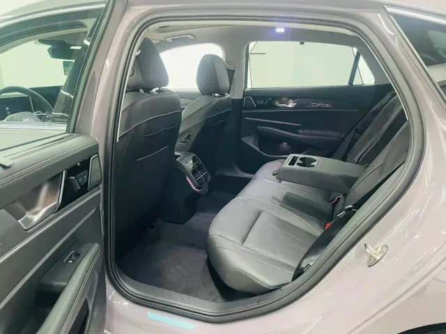 Volkswagen Passat — Фото автомобиля 10