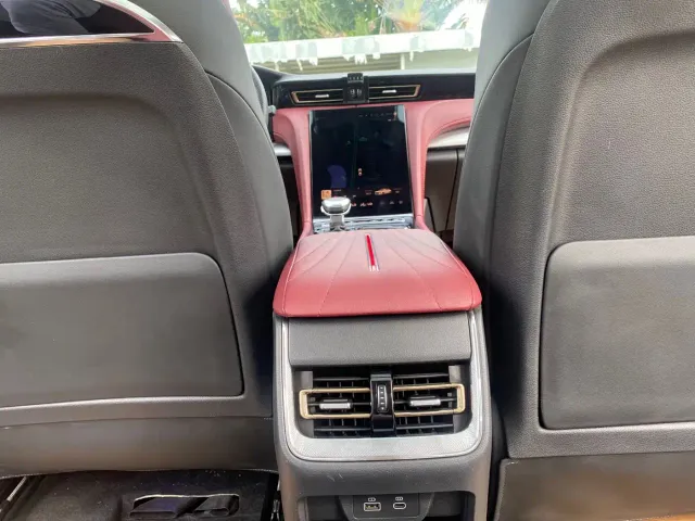 Hongqi H5 — Фото автомобиля 12