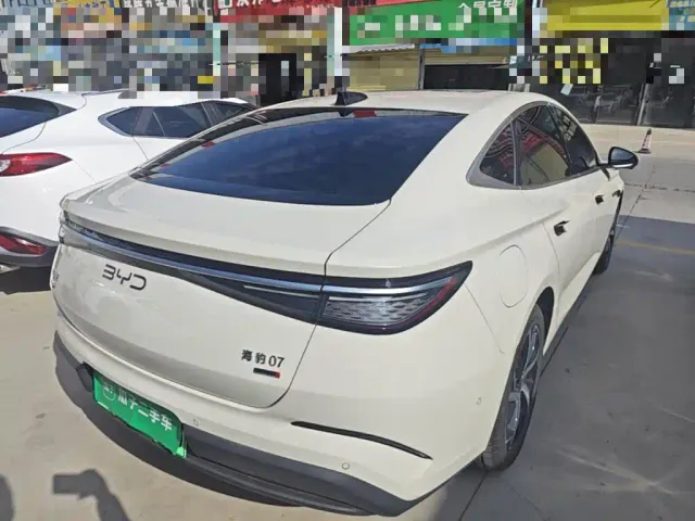 BYD Seal 07 DM-i — Фото автомобиля 6