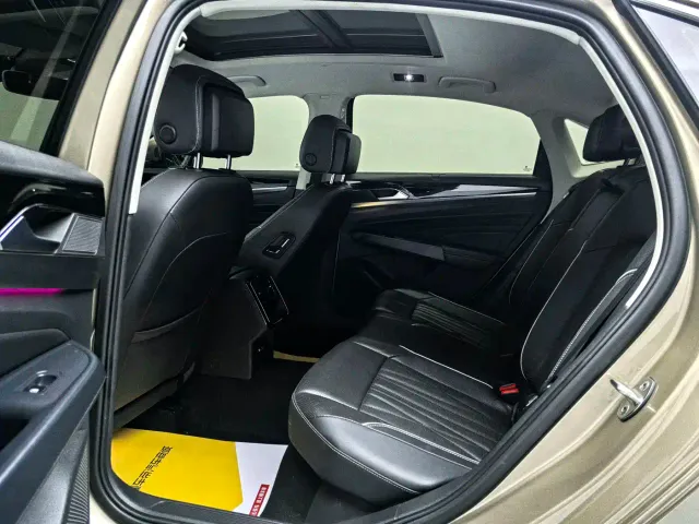 Volkswagen Passat — Фото автомобиля 6