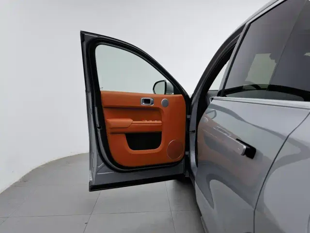 Li Auto L8 — Фото автомобиля 8