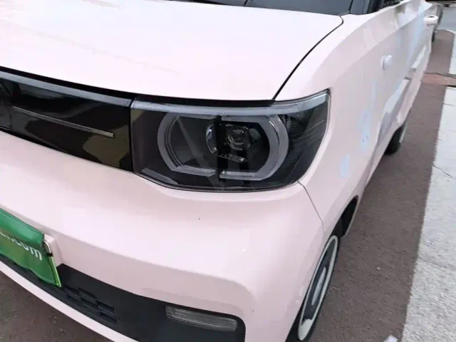 Wuling Hongguang Mini EV — Фото автомобиля 23