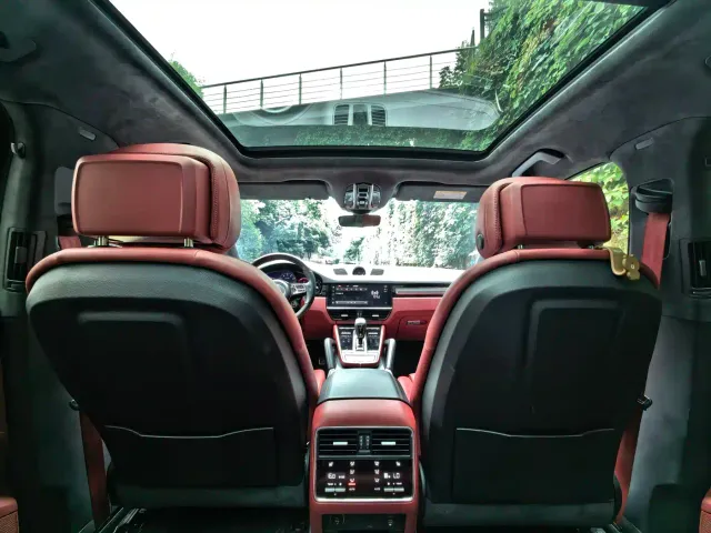 Porsche Cayenne — Фото автомобиля 11
