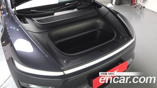 Tesla Model Y — Фото автомобиля 9