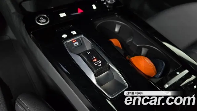 Audi Q6 e-tron — Фото автомобиля 5