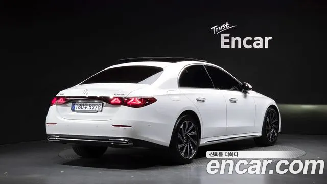 Mercedes-Benz E-Class W214 — Фото автомобиля 2