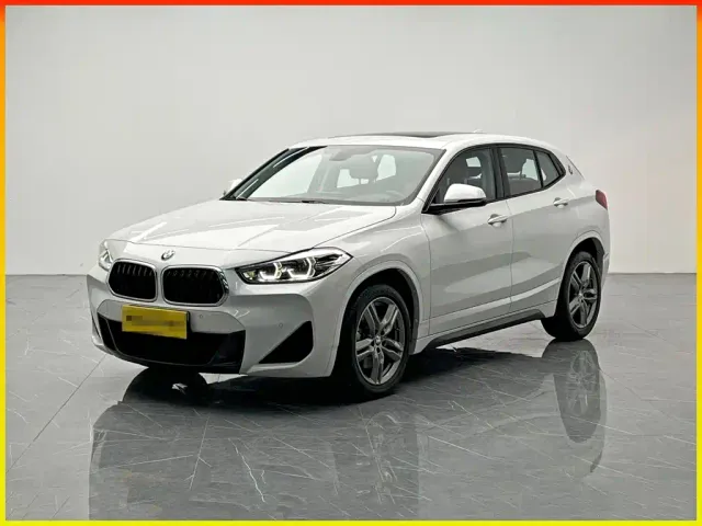 Фотография автомобиля — BMW X2