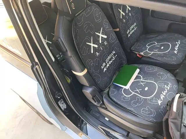Baojun KiWi EV — Фото автомобиля 24
