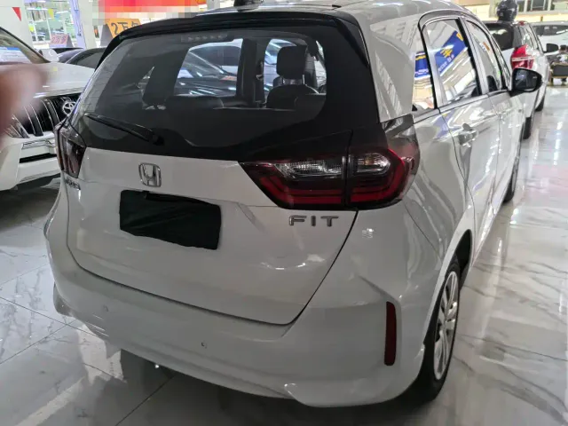 Honda Fit — Фото автомобиля 5