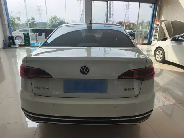 Volkswagen Bora — Фото автомобиля 5