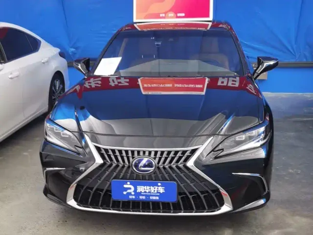 Lexus ES — Фото автомобиля 2