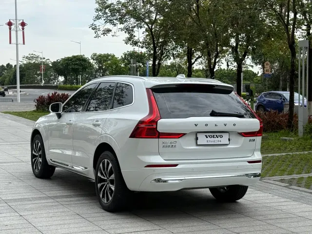 Volvo XC60 — Фото автомобиля 7