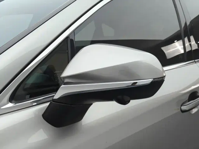 Lexus RX — Фото автомобиля 15