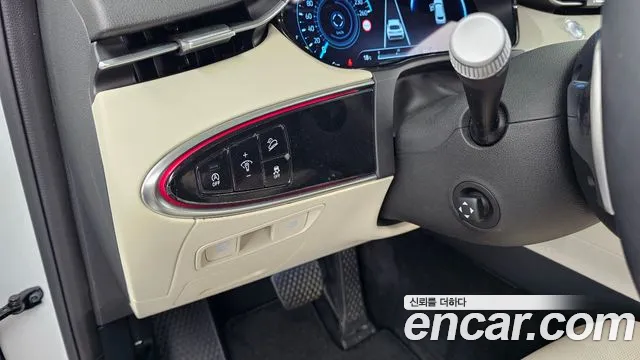 Genesis GV70 — Фото автомобиля 16