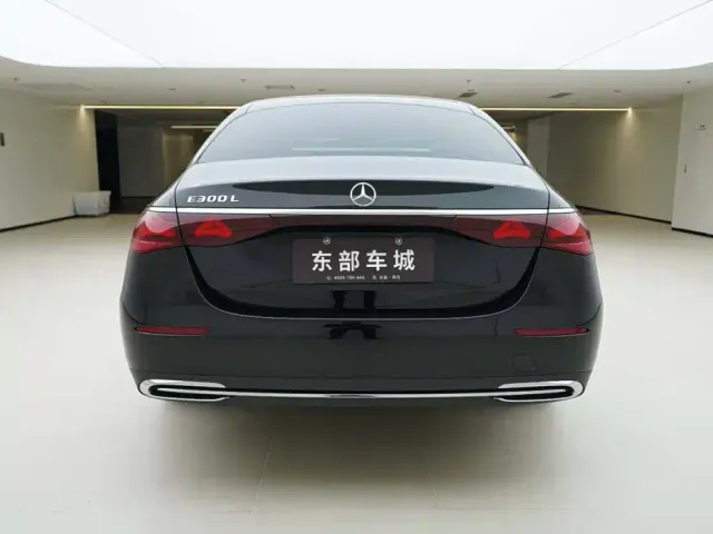 Mercedes-Benz E-Class — Фото автомобиля 5