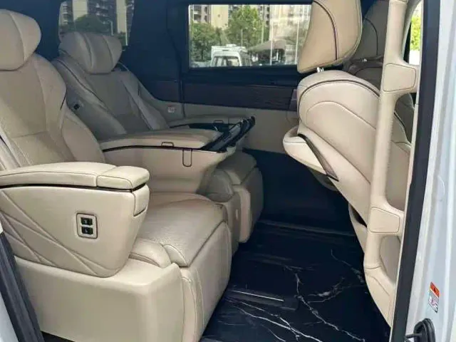 Toyota Alphard — Фото автомобиля 12