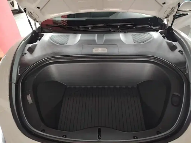 Xiaomi SU7 — Фото автомобиля 19