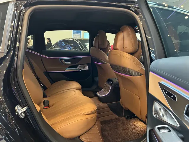 Mercedes-Benz E-Class — Фото автомобиля 11