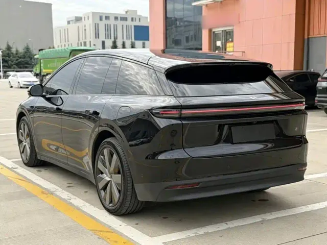 Li Auto i6 — Фото автомобиля 14