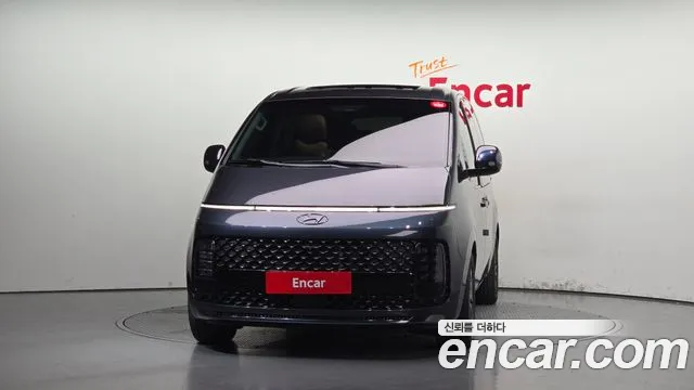 Hyundai Staria Staria 4WD Lounge 9 мест — Фото автомобиля 3