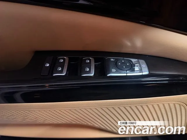 Kia Carnival Generation 4 — Фото автомобиля 11