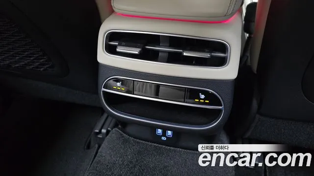 Genesis GV70 — Фото автомобиля 30