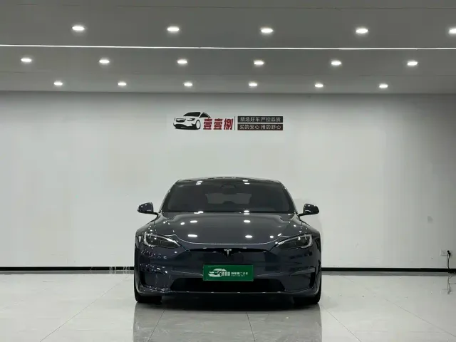 Tesla Model S — Фото автомобиля 2