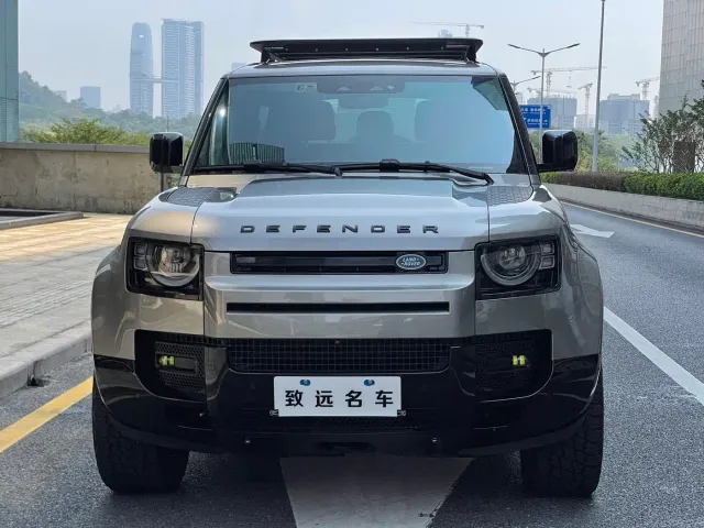 Land Rover Defender — Фото автомобиля 2