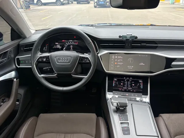 Audi A7L — Фото автомобиля 9