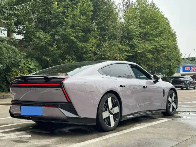 Xpeng P7 — Фото автомобиля 5