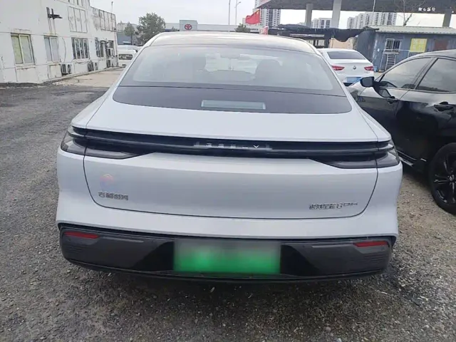 Geely Galaxy Xingyao 8 — Фото автомобиля 5