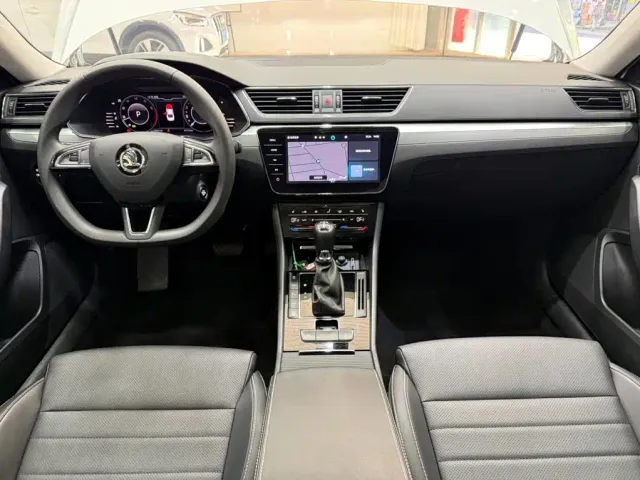 Skoda Superb — Фото автомобиля 20