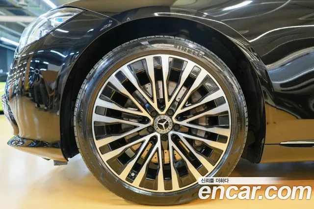 Mercedes-Benz S-Class — Фото автомобиля 20