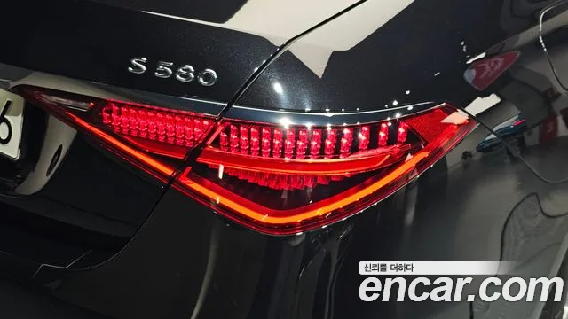 Mercedes-Benz S-Class — Фото автомобиля 22