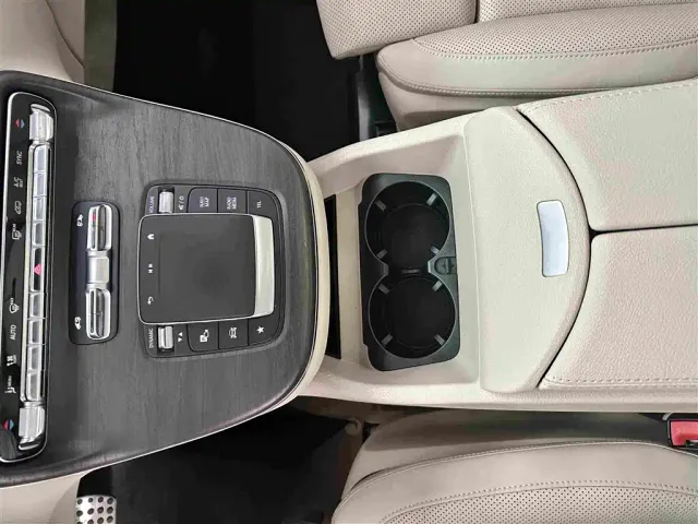 Mercedes-Benz V-Class — Фото автомобиля 8