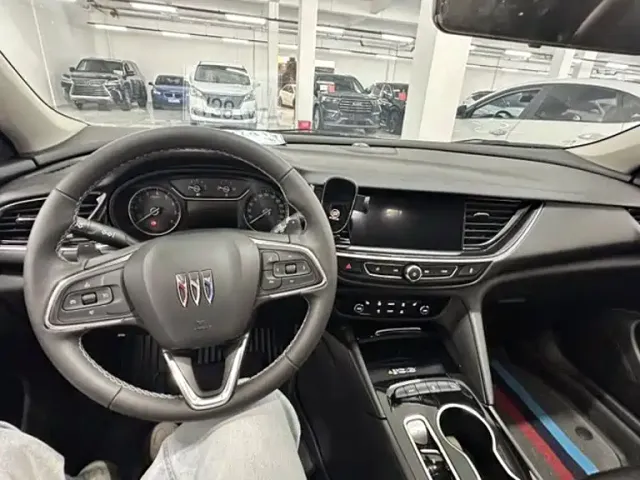 Buick Regal — Фото автомобиля 10