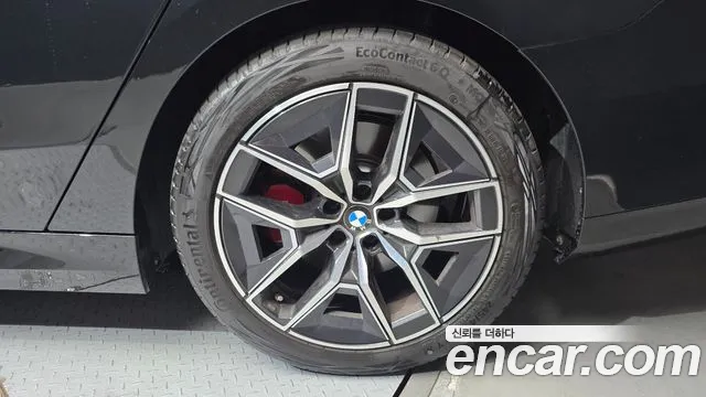 BMW 5-Series — Фото автомобиля 21
