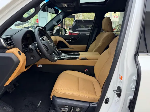 Lexus Lexus LX 2025 700h Leading Edition — Фото автомобиля 4