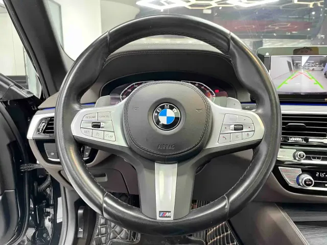BMW 5 Series — Фото автомобиля 9