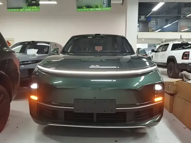 Li Auto L9 — Фото автомобиля 2
