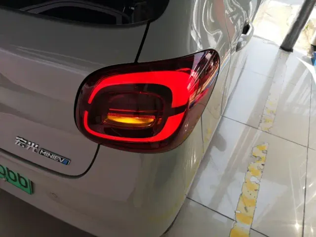 Wuling Hongguang Mini EV — Фото автомобиля 7