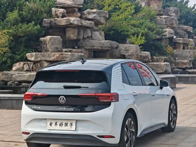 Volkswagen ID.3 — Фото автомобиля 6
